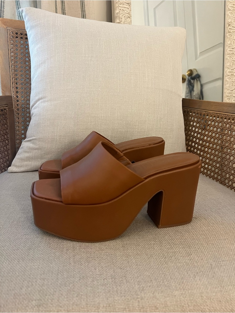 Gianni Bini - Lomah Leather Square Toe Platform Heel - Brown